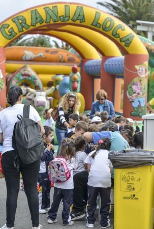 23/05/2018 ARUCAS. La Feria Escolar con más de 1.300 escolares, conocieron  y disfrutaron todo lo que ofrece el sector primario en la .Granja experimental del Cabildo. FOTO: J. PÉREZ CURBELO  | 23/05/2018 | Fotógrafo: José Pérez Curbelo