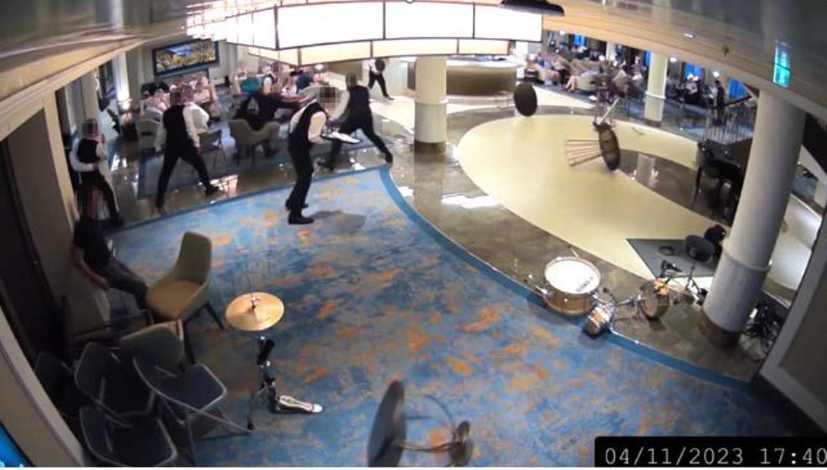 Imagen interna del buque durante un balanceo