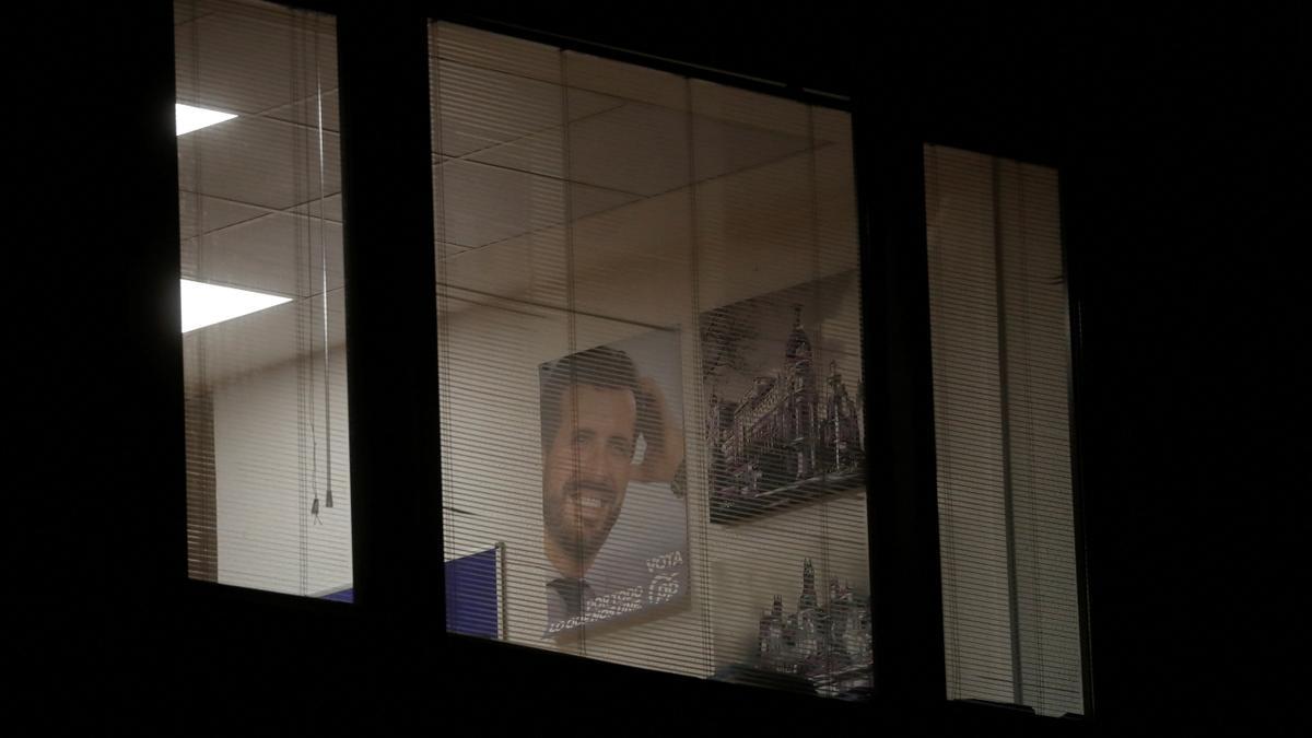 Una imagen de Pablo Casado en uno de los despachos de la sede del PP.
