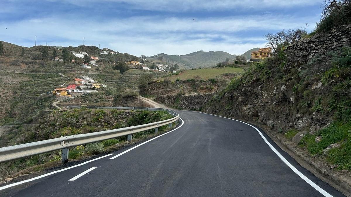 Gáldar concluye el asfaltado de la carretera de Barranco Hondo de Abajo.