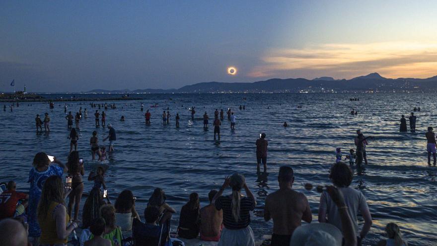 ECLIPSE TOTAL DE SOL | El Sol acrobático eclipsa al primitivo ser humano