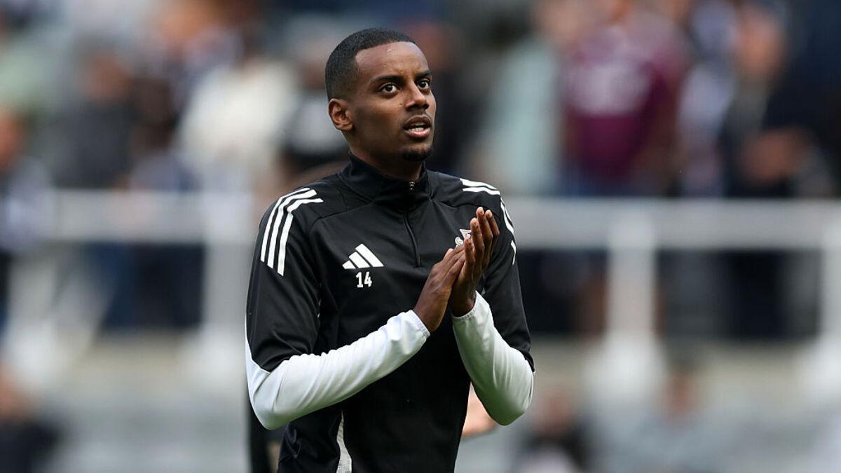 Alexander Isak, durante un entrenamiento con el Newcastle