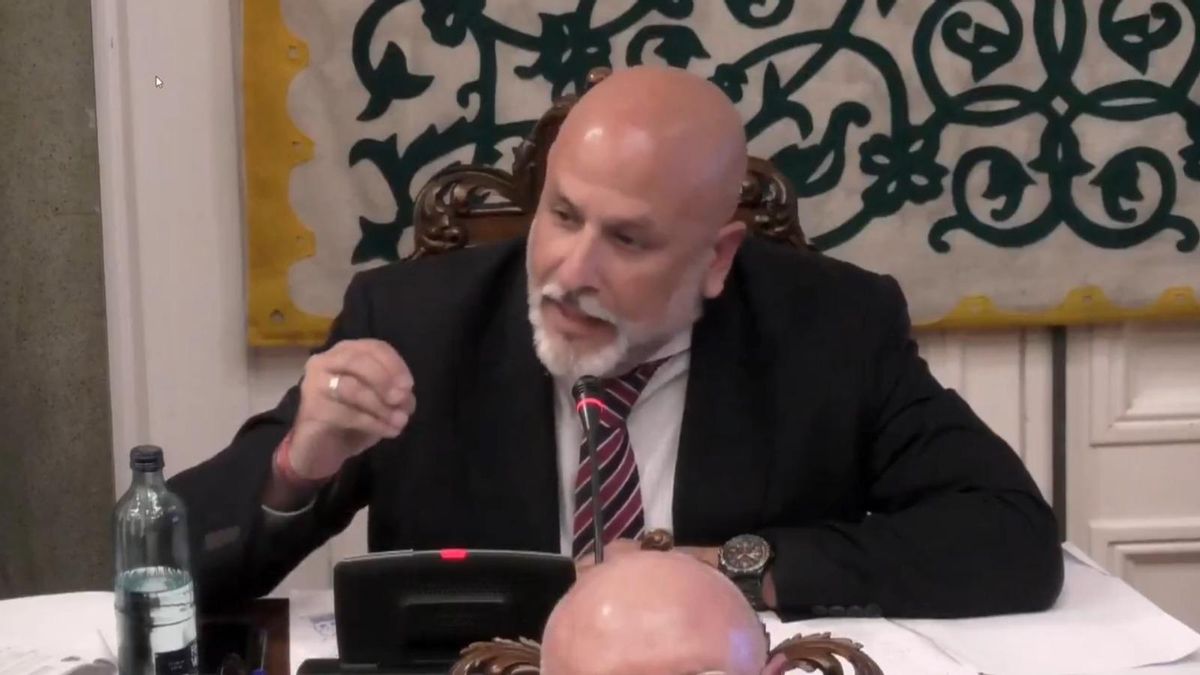 Gonzalo López Pretel durante uno de los plenos municipales