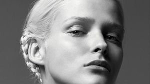 Carmen Kass posa com nova imatge del perfum ’For her l’eau’ de Narciso Rodríguez.
