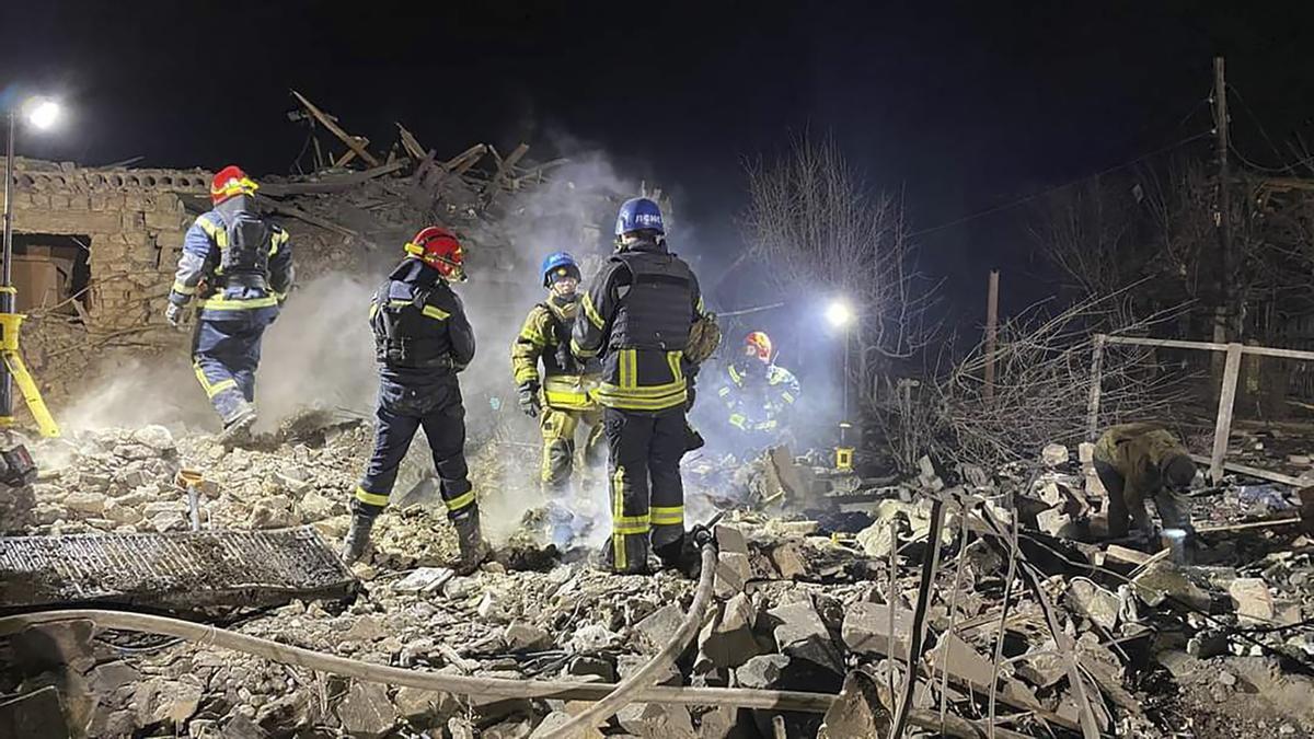 Ataque de Rusia al este de Ucrania que ha acabado con la vida de once ucranianos -entre ellos, cinco niños- en el distrito de Pokrovsk.