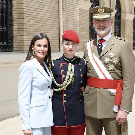 La cena privada del rey Felipe, la reina Letizia y la princesa Leonor en Zaragoza: la foto de la que todos hablan (con cambio de look incluido)