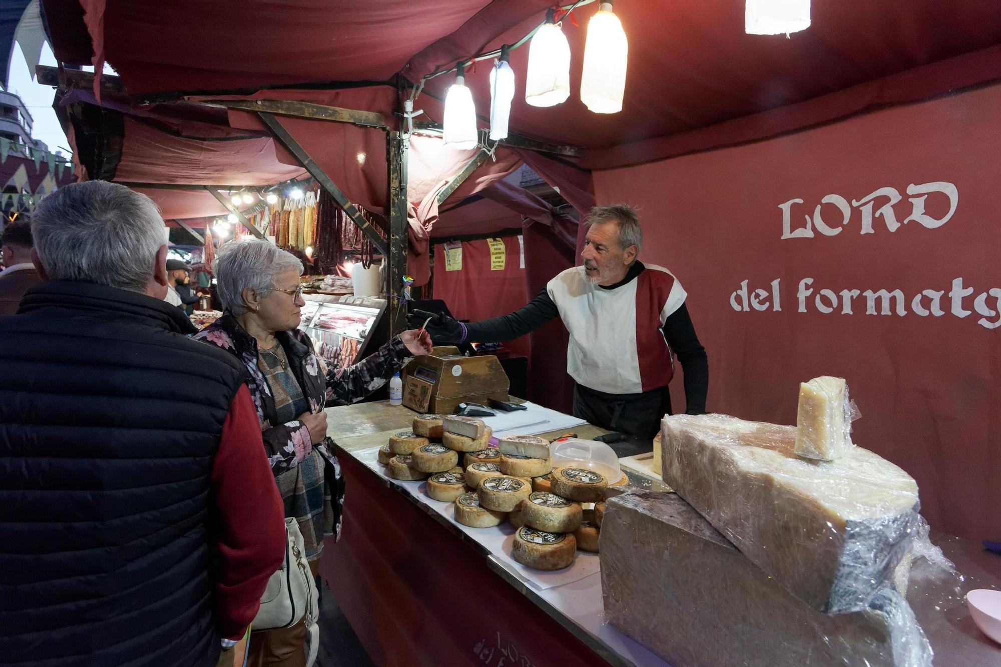Todas las imágenes de la apertura del mercado medieval de Vila-real