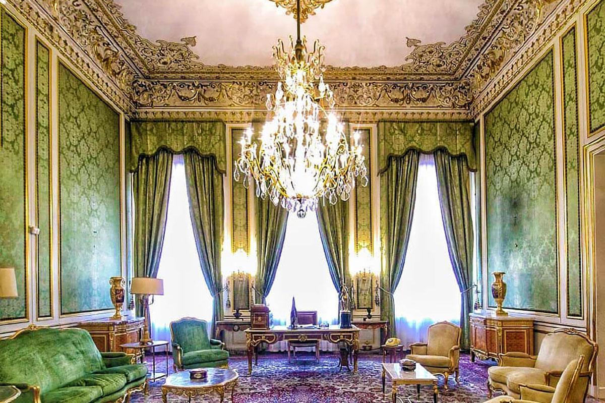 Interior del palacio de Sadabad