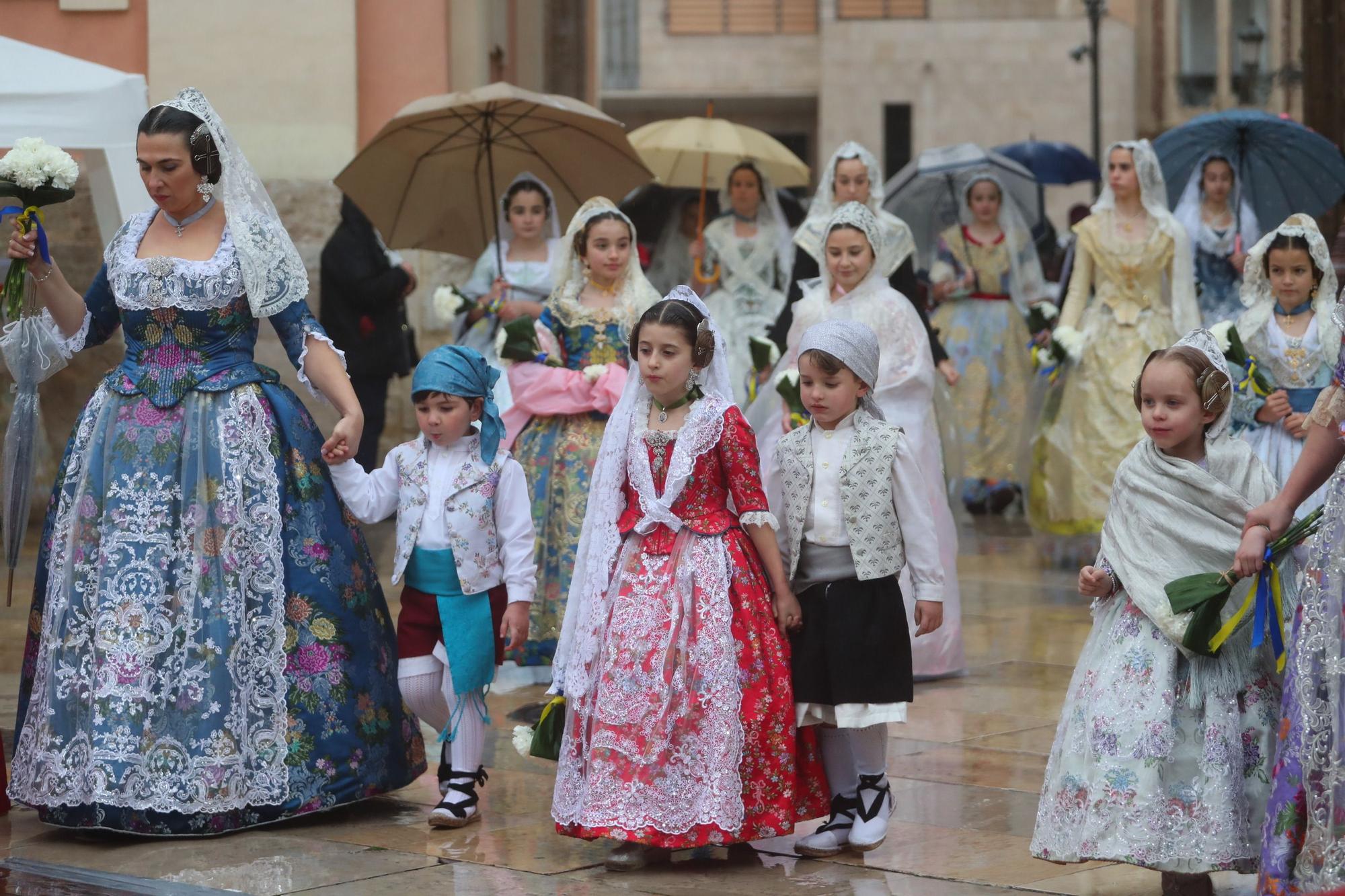 Búscate en el primer día de ofrenda por la calle de la Paz (entre las 18:00 a las 19:00 horas)