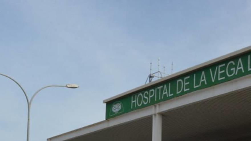 Entrada al hospital de Cieza.