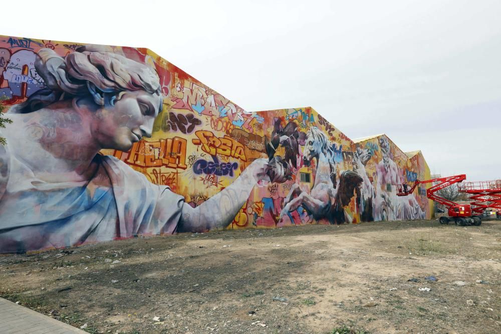 El mural de la Ciudad Fallera, al detalle