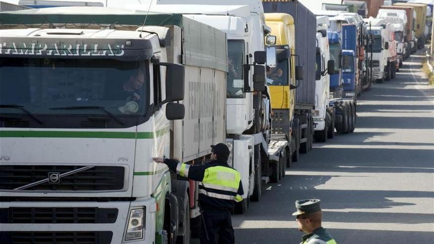 La Guardia Civil denuncia en una semana a casi 9.000 transportistas