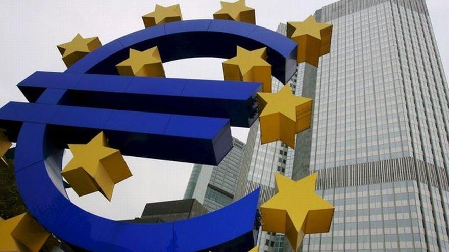 La zona euro se prepara para una moneda única más débil y una deuda más cara