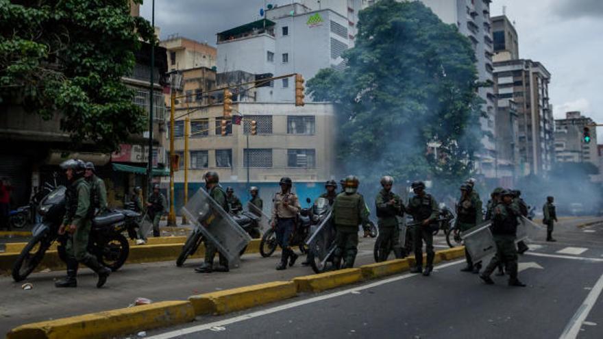 Una decena de heridos nuevas protestas contra Maduro