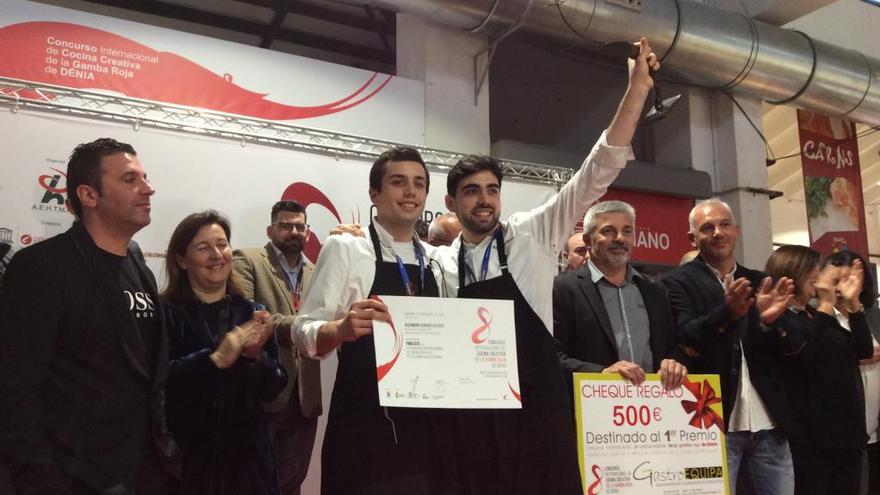 Un chef de 22 años de Burgos cocina la mejor gamba roja de Dénia y le dedica el premio a su abuela