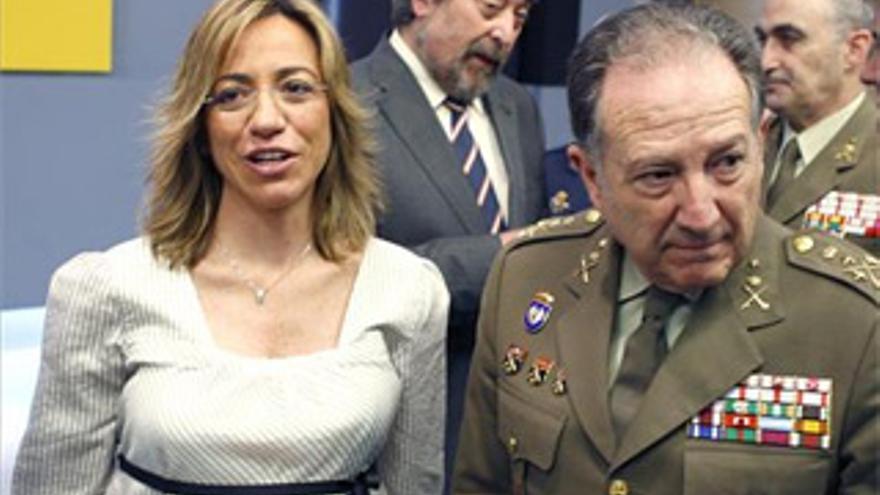 Carme Chacón ingresa en el hospital para dar a luz a su primer hijo