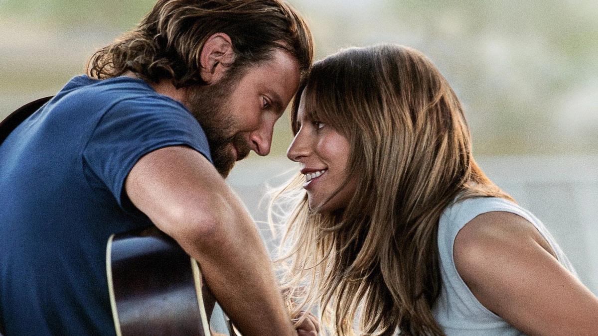 Un fotograma de 'Ha nascut una estrella', con Lady Gaga y Bradley Cooper.