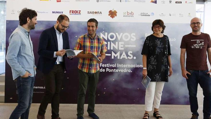 Ángel Santos, Juan M. Corbacho, Xosé Leal, Carme da Silva y Suso Novás presentaron el festival. // G. S.