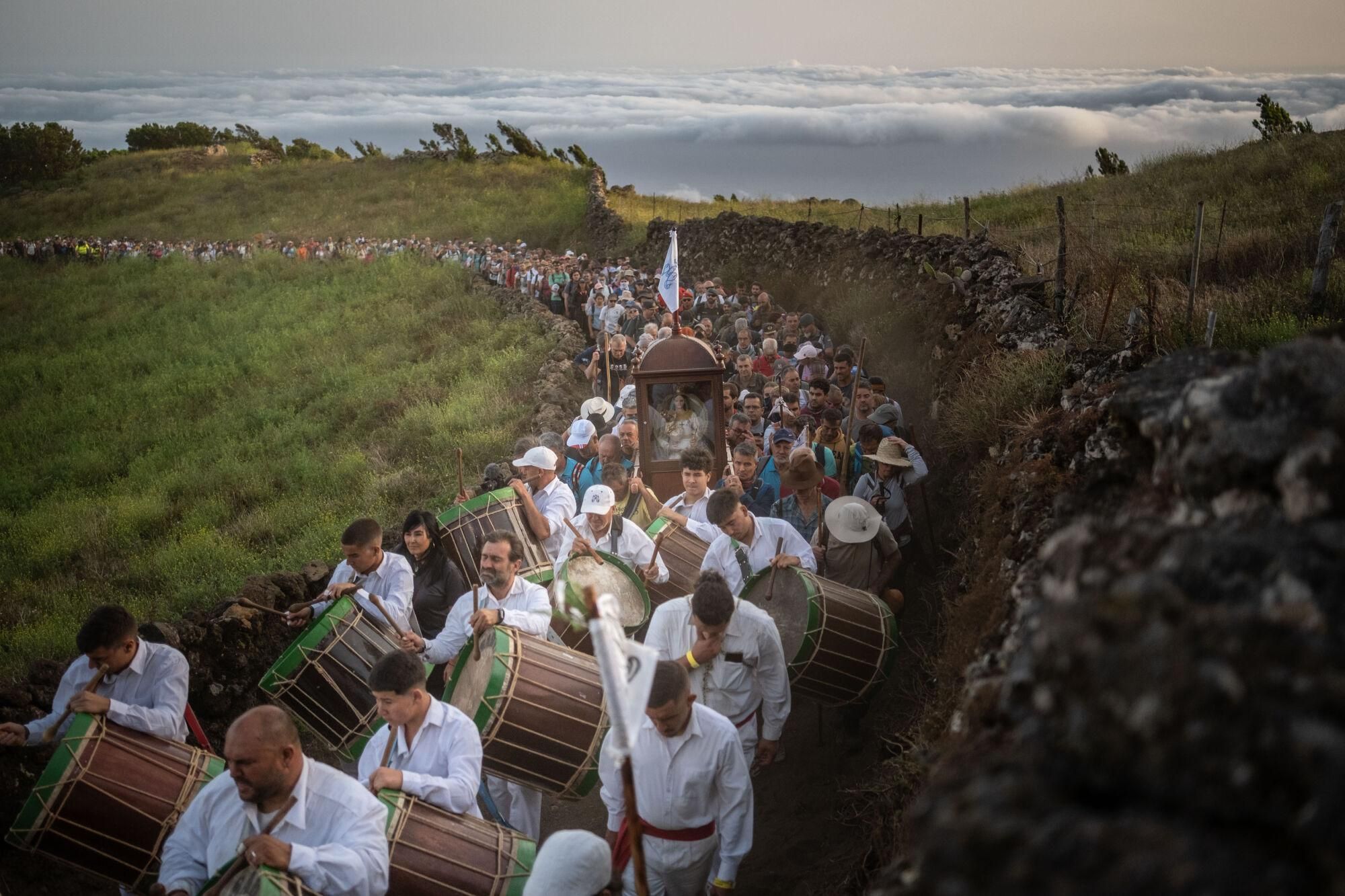 Bajada de la Virgen de Los Reyes en el Hierro