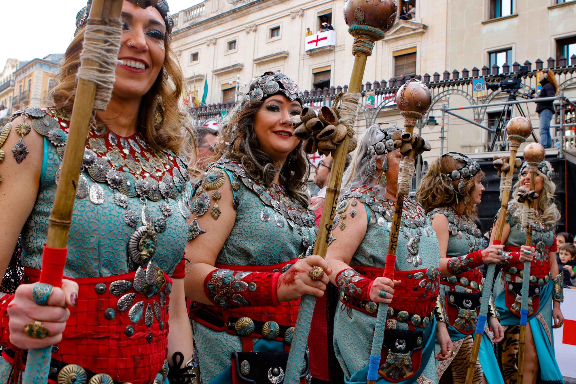 Espectaculares boatos y carrozas en las Fiestas de Alcoy