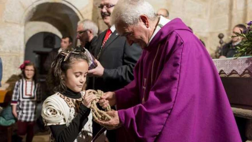 El Espíritu Santo da la bienvenida a cuarenta hermanos con la imposición de cíngulos