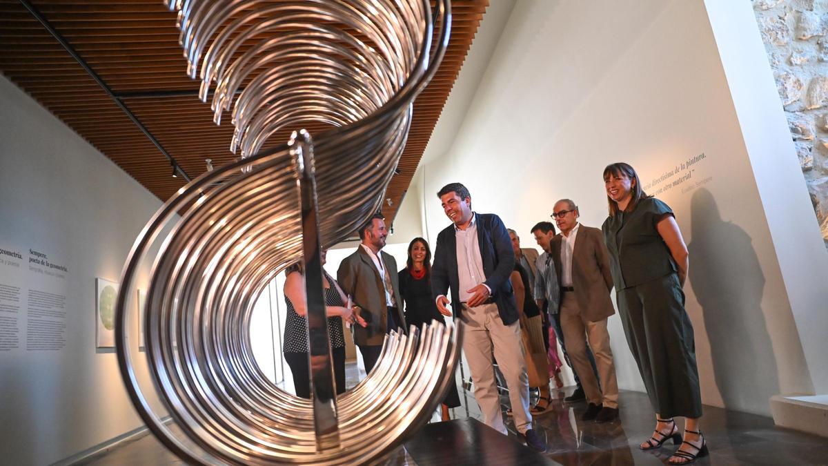 Pablo Ruz y Carlos Mazón, este verano en una visita al MAHE, coincidiendo con su reapertura.