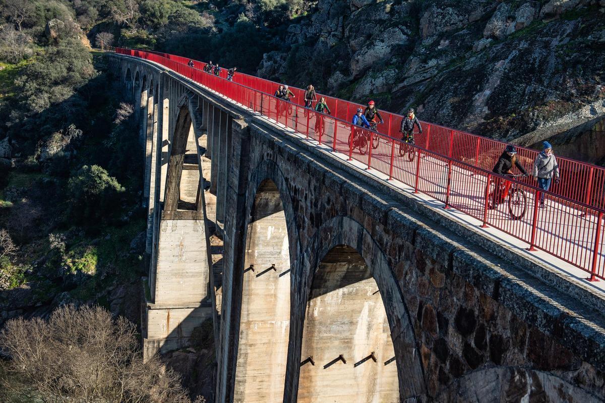 Uno de los puentes de la vía verde de Plasencia.