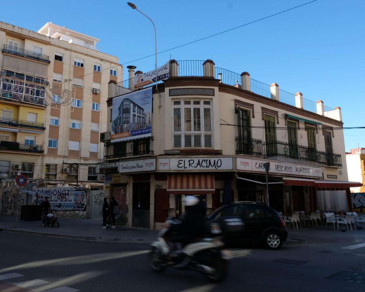 El bar El Racimo dirá adiós para siempre tras cien años de historia 