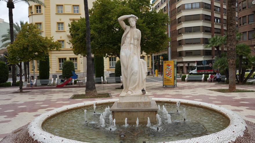 El Ayuntamiento limita usos y horarios de cuatro plazas de Castelló para evitar molestias
