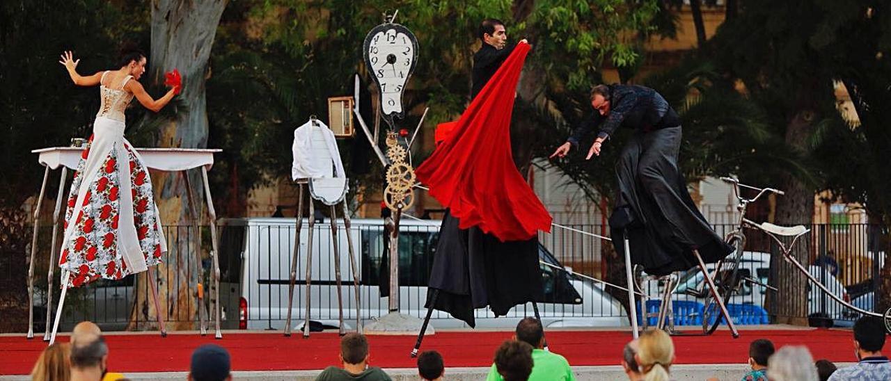 Imagen de uno de los espectáculos del Sagunt a Escena, realizados ayer, en la Glorieta de Sagunt.