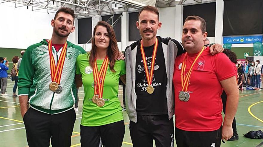 La representación ibicenca luce sus medallas nacionales.