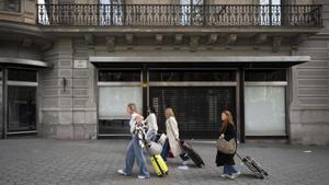 Els inversors estrangers miren cap als locals comercials