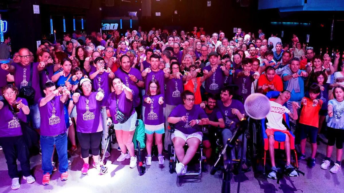 Foto de familia de la presentación de la programación de las Dissantes 2025 de Mataró