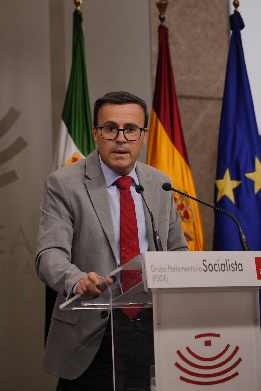 Fotogalería | Los portavoces en rueda de prensa tras el debate sobre el estado de Extremadura