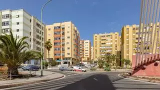 Disturbios en Las Palmas de Gran Canaria: Amenaza con un hacha a los vecinos de La Feria y agrede a dos policías