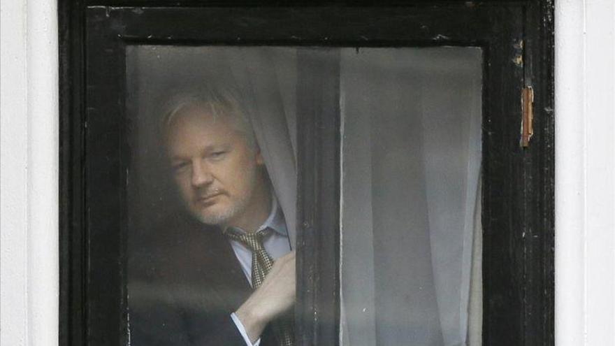 Rusia recurrió a Assange para publicar material comprometedor sobre Clinton