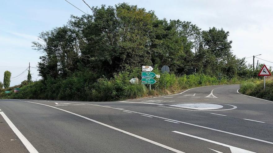 Oleiros expropia al propietario que no cedió suelo para prolongar la acera desde Arillo