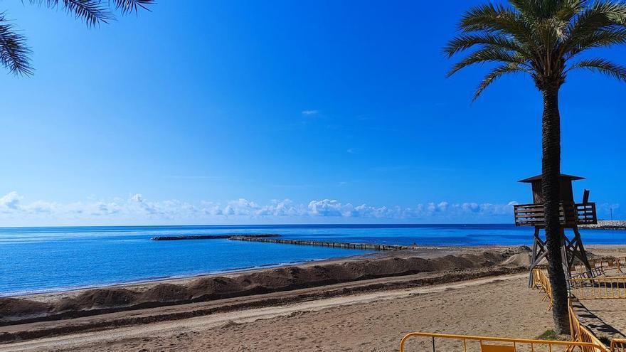 Culminan los espigones del Fortí en Vinaròs y este sábado abrirán la playa al baño