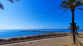 Culminan los espigones del Fortí en Vinaròs y este sábado abrirán la playa al baño