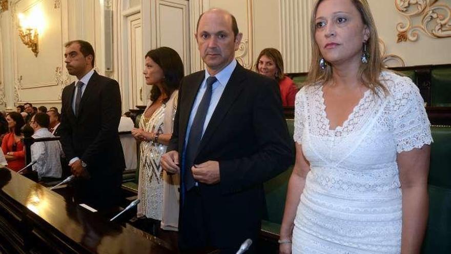 Teresa Pedrosa incluye a Rafael Louzán y a Elena Muñoz a la dirección de Zona Franca