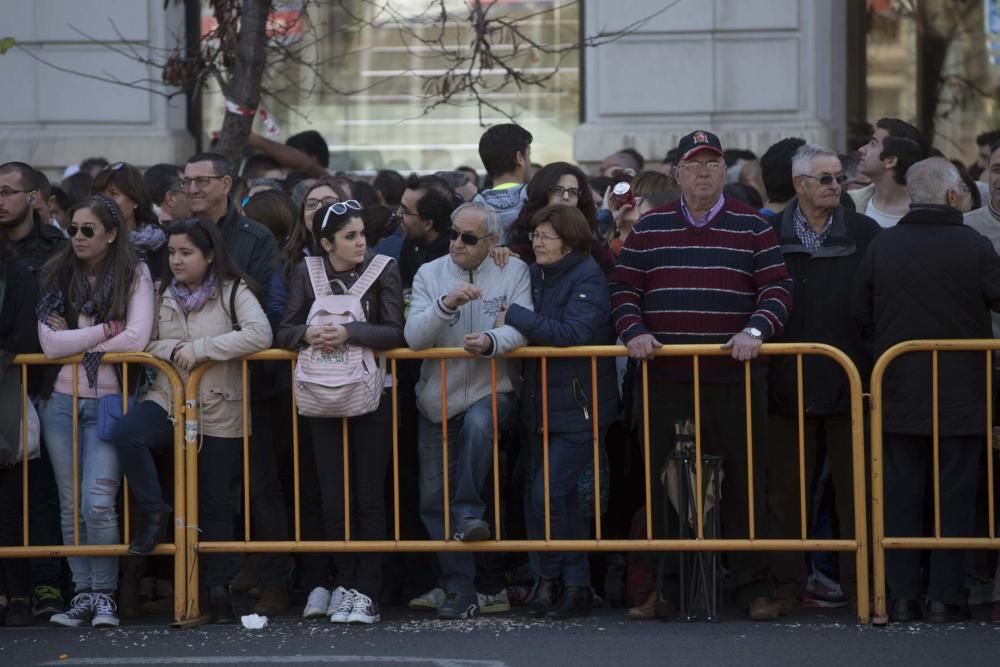 Búscate en la mascletà del 8 de marzo