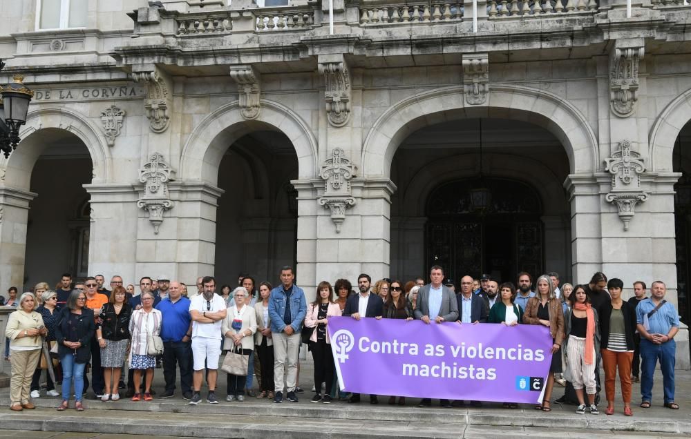 Minuto de silencio por las tres víctimas de Valga