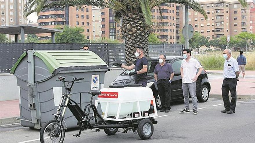 Castelló lleva a cabo más de 67.000 desinfecciones de mobiliario urbano