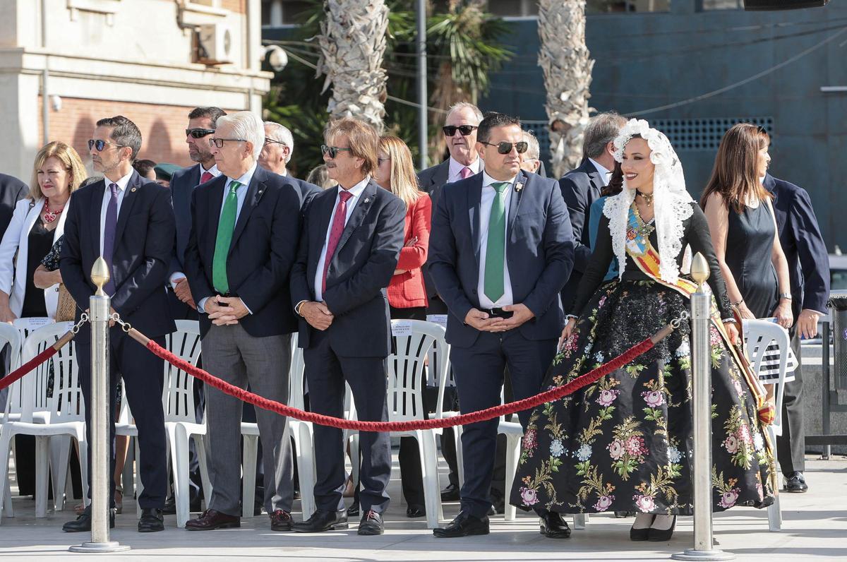 La Guardia Civil de Alicante celebra en el Puerto el día de su Patrona con entrega de condecoraciones