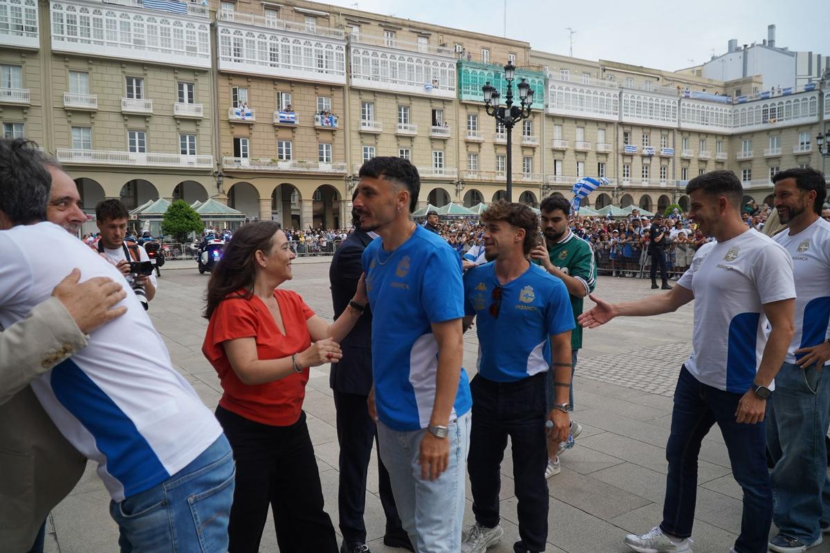 Recibimiento institucional al Deportivo en María Pita