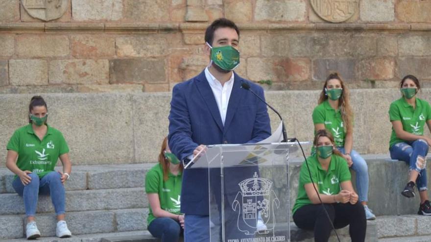 Alfonso Sánchez, presidente del Al-Qázeres: &quot;No creo que el descenso sea un fracaso estrepitoso&quot;