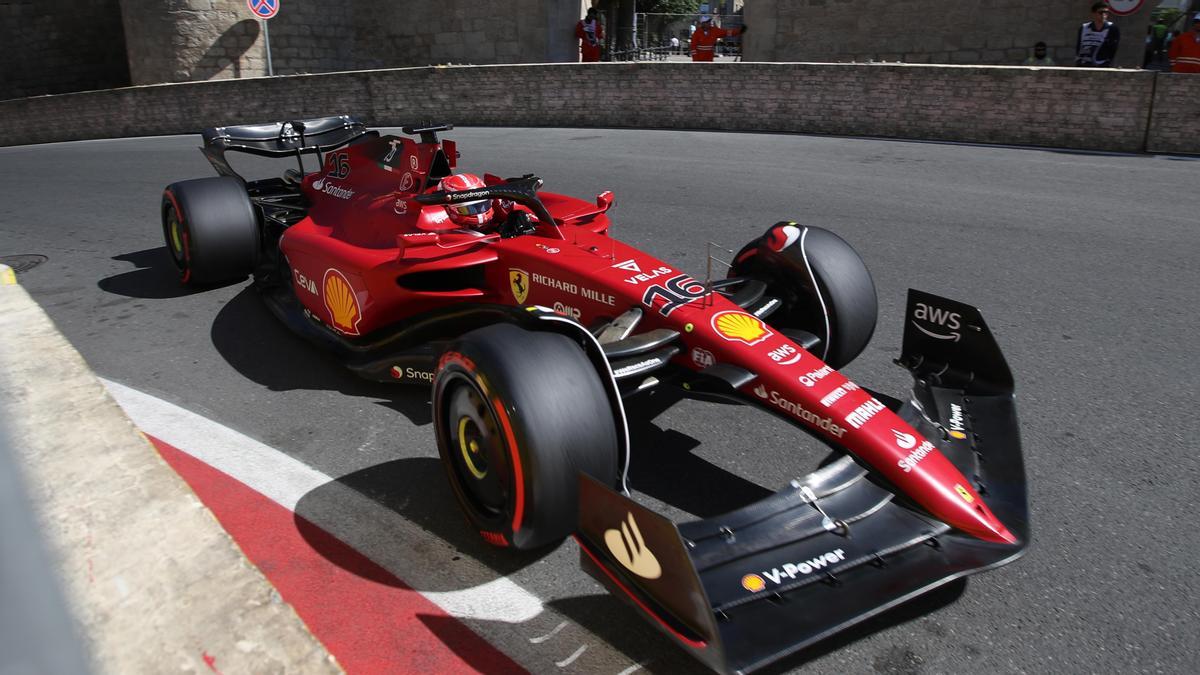 Charles Leclerc, en el circuito de Baku.