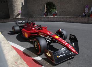 Ferrari reacciona y Leclerc lidera el libre 2 en Azerbaiyán, con Alonso cuarto y Sainz quinto