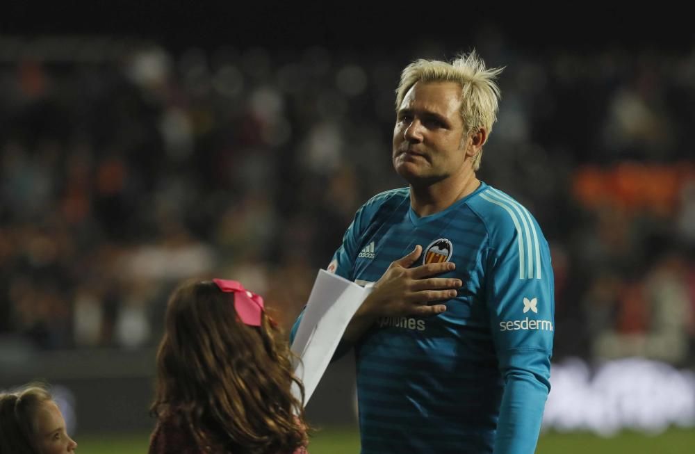 Cañizares llora al despedirse de Mestalla