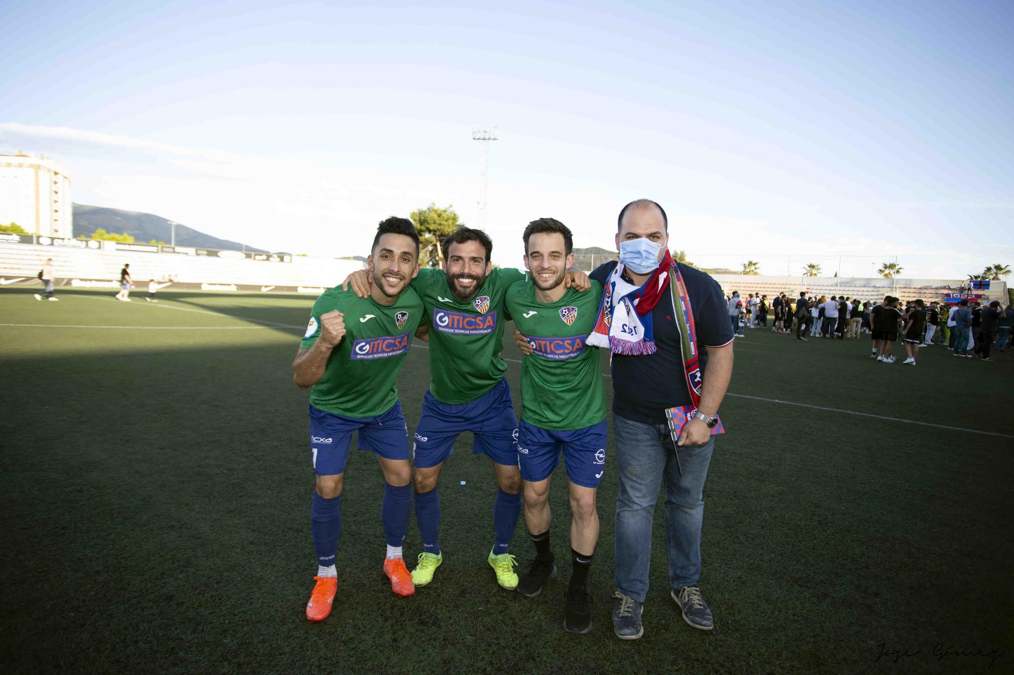 La UD Alzira celebra el ascenso a Segunda RFEF